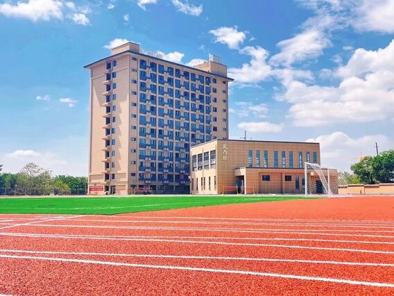 高安中等专业学校开展校企合作活动，深化产教融合新模式